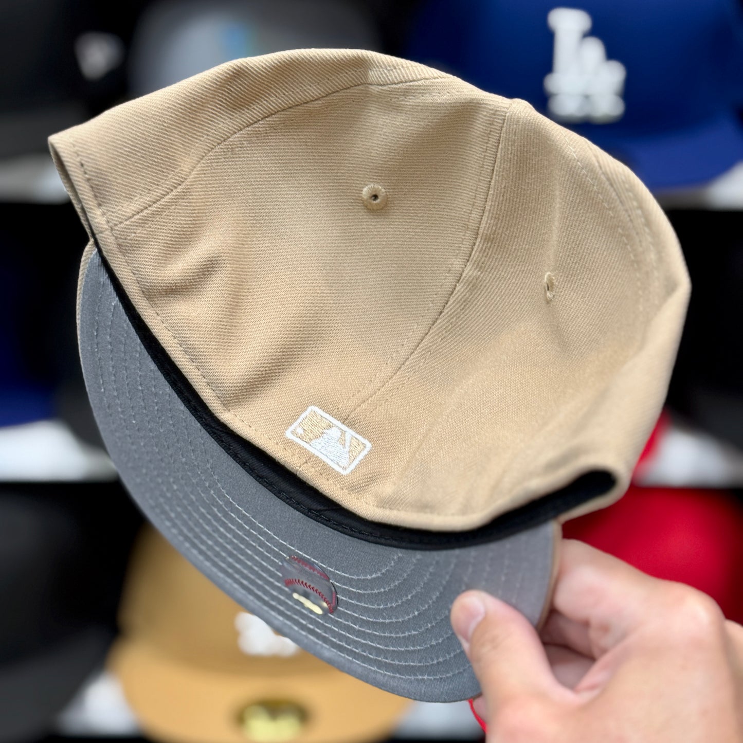 New Era LA Dodgers Upside Down Reverse Logo 59FIFTY Fitted Cap Beige