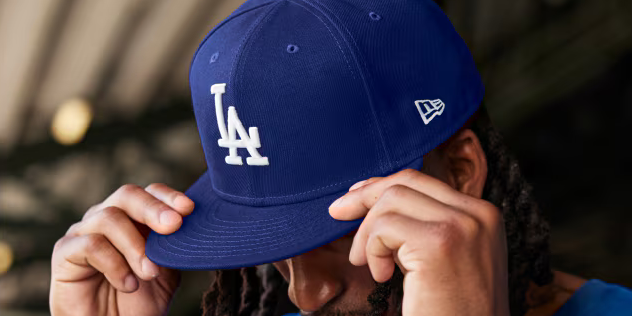 Hats in Streetwear Culture: Fitted Caps, Side Patches & Colorways