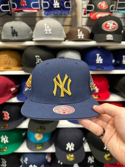 New York Yankees MLB World Series Patches | Mitchell & Ness Original Fit Snapback | Navy