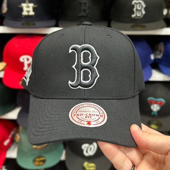 Boston Red Sox '2004 World Series Champions' Black/White Mitchell & Ness Snapback - Product Image
