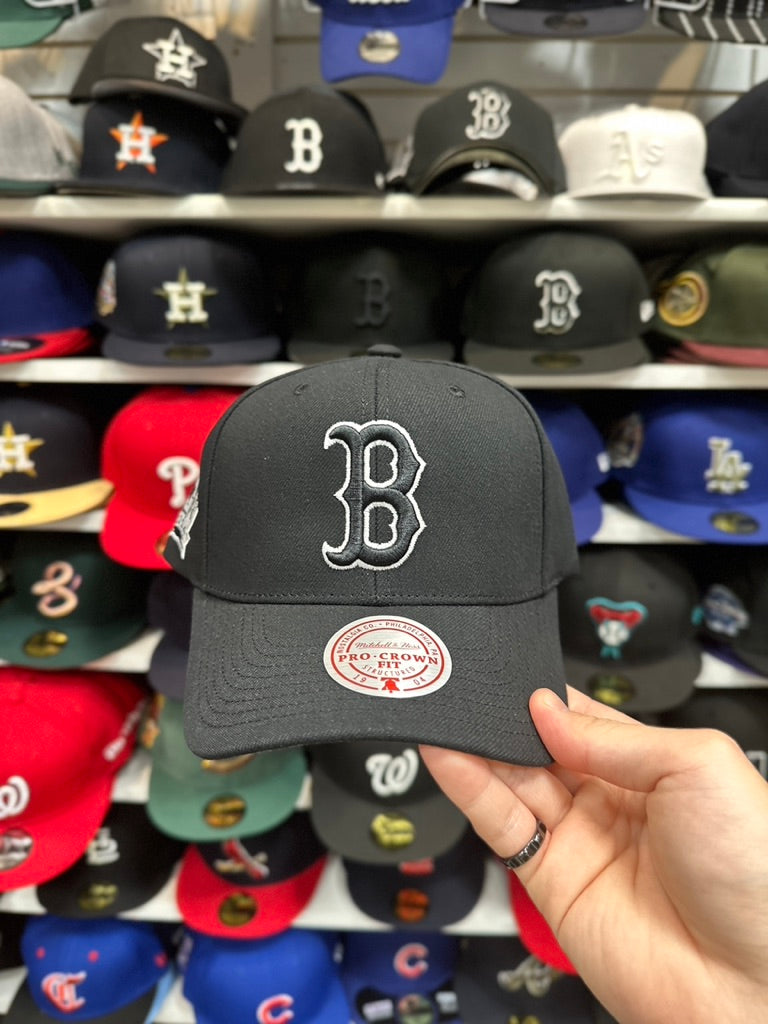 Boston Red Sox MLB 2004 World Series Champions Patch | Pro Crown Mitchell & Ness Snapback | Black