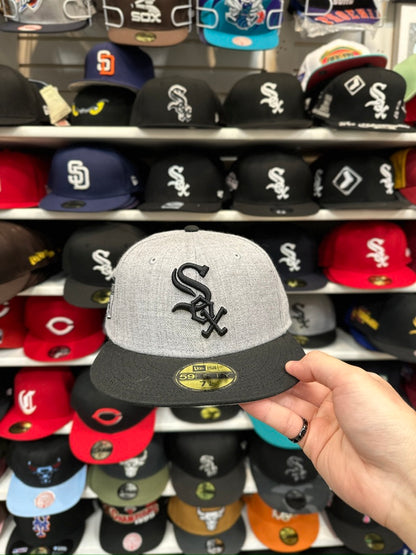 Chicago White Sox MLB Side Patch | New Era 59FIFTY Fitted Cap | Silver/Black