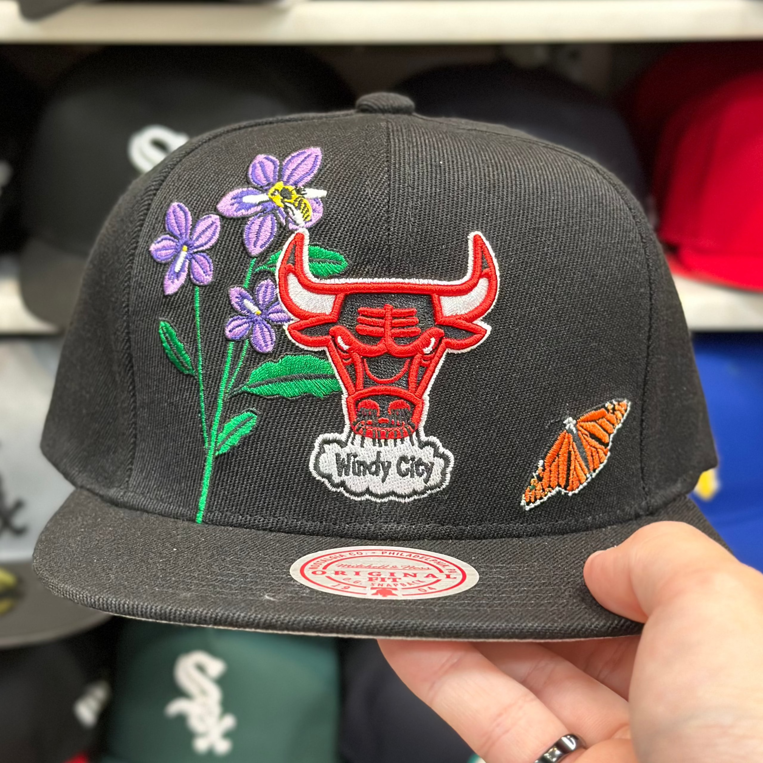 Chicago Bulls 'Botanical Floral' Black Mitchell & Ness Snapback - Product Image