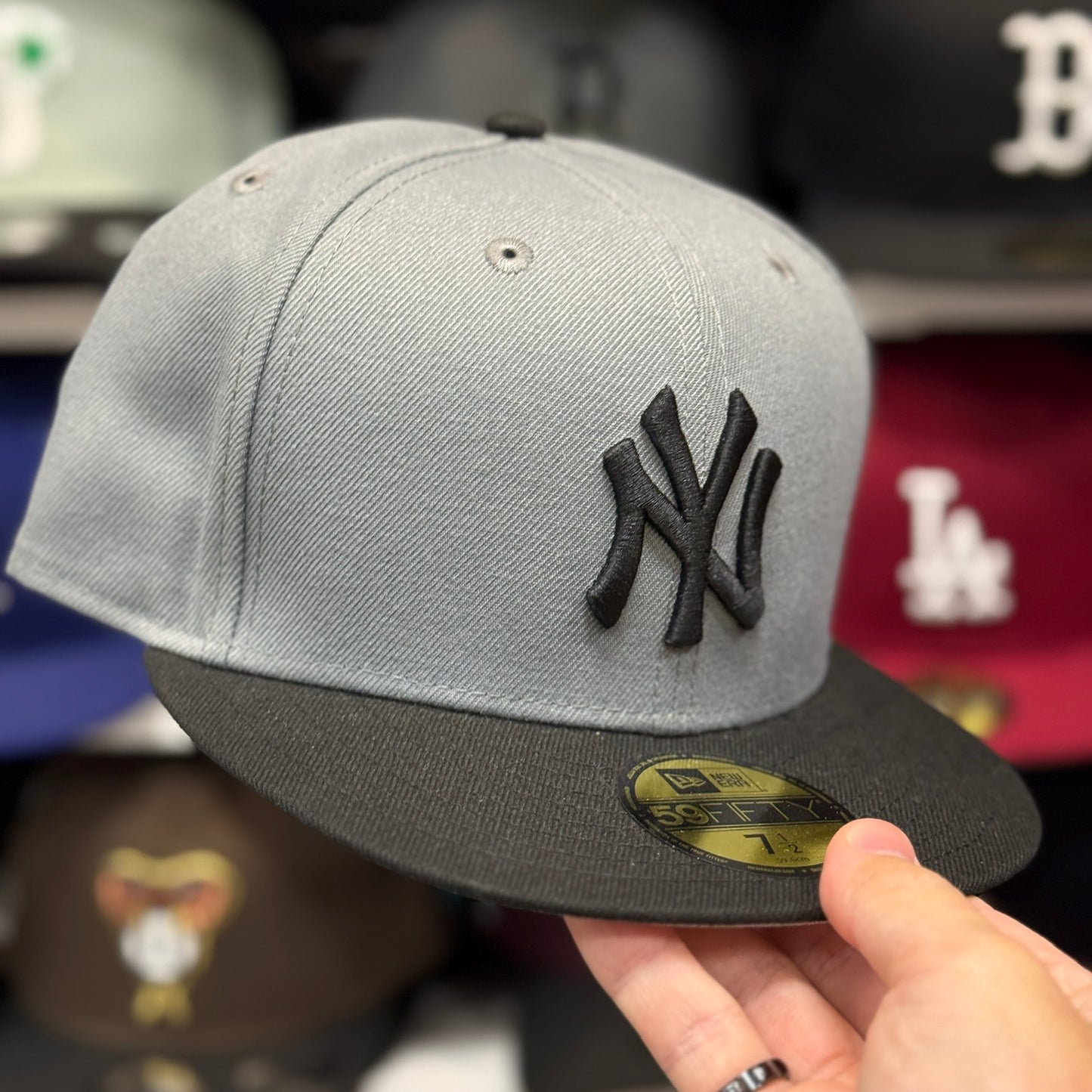 New Era New York Yankees Dark Grey/Black 59FIFTY Fitted Hat - Product Image