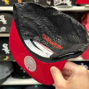 Chicago Bulls 'Multi Texture' Black/Red Vintage Mitchell & Ness Snapback - Product Image