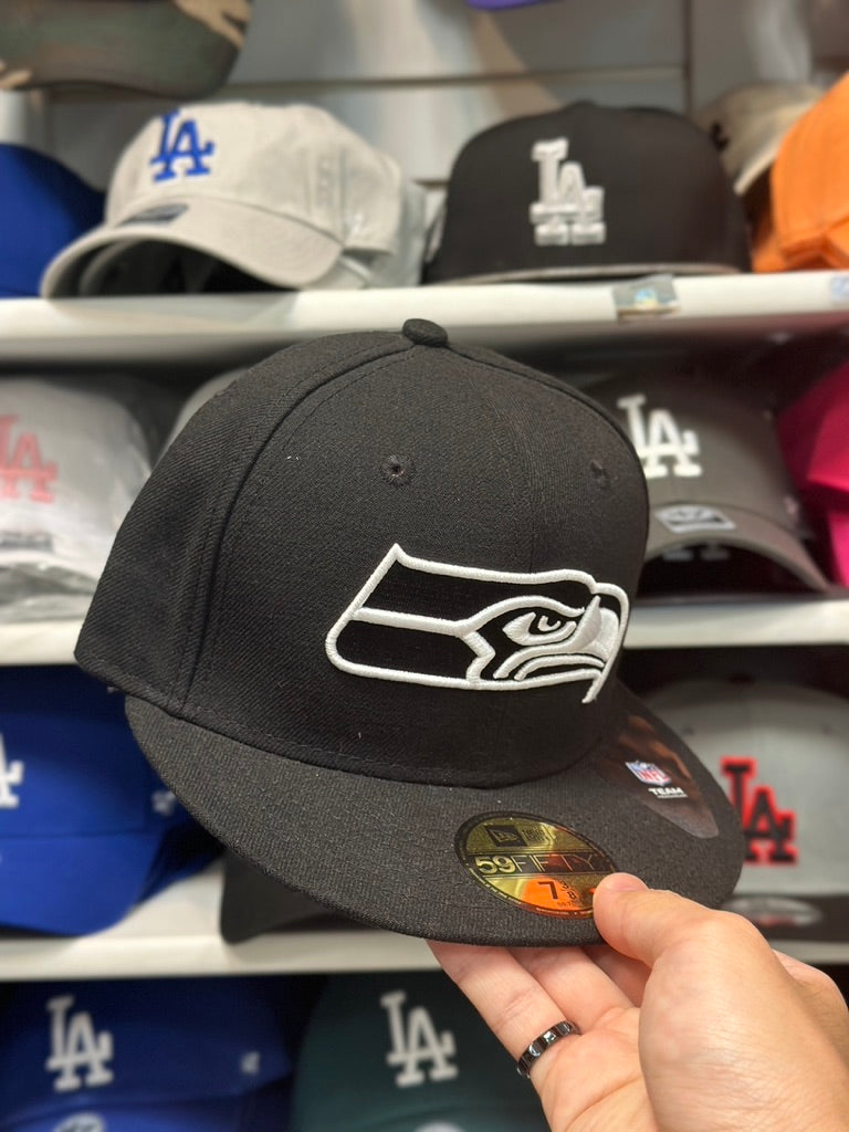 Seattle Seahawks NFL Fitted Cap | New Era 59FIFTY Sized Cap | Black