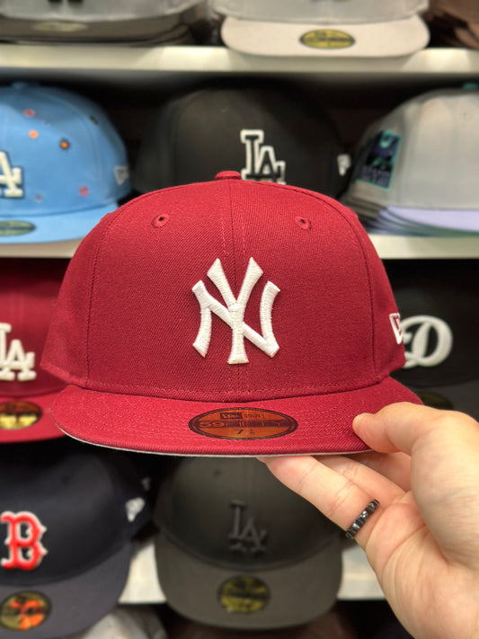 New York Yankees MLB Fitted Hat | New Era 59FIFTY Sized Cap | Maroon