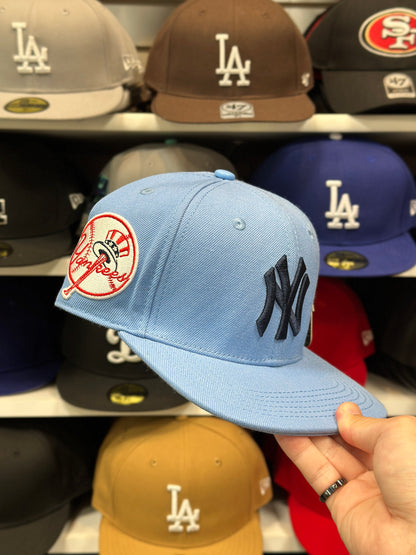 New York Yankees MLB | Vintage Logo Side Patch - Pro Standard Snapback | Light Blue