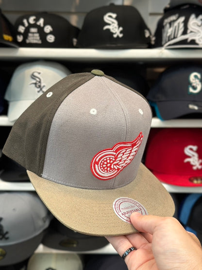 Detroit Red Wings NHL Snapback | Vintage New Era 9FIFTY Adjustable Snap | Tan/Beige