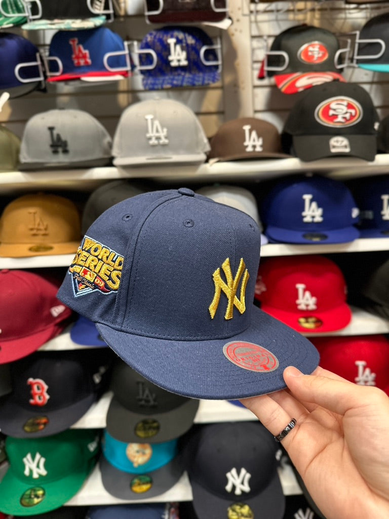 New York Yankees MLB World Series Patches | Mitchell & Ness Original Fit Snapback | Navy