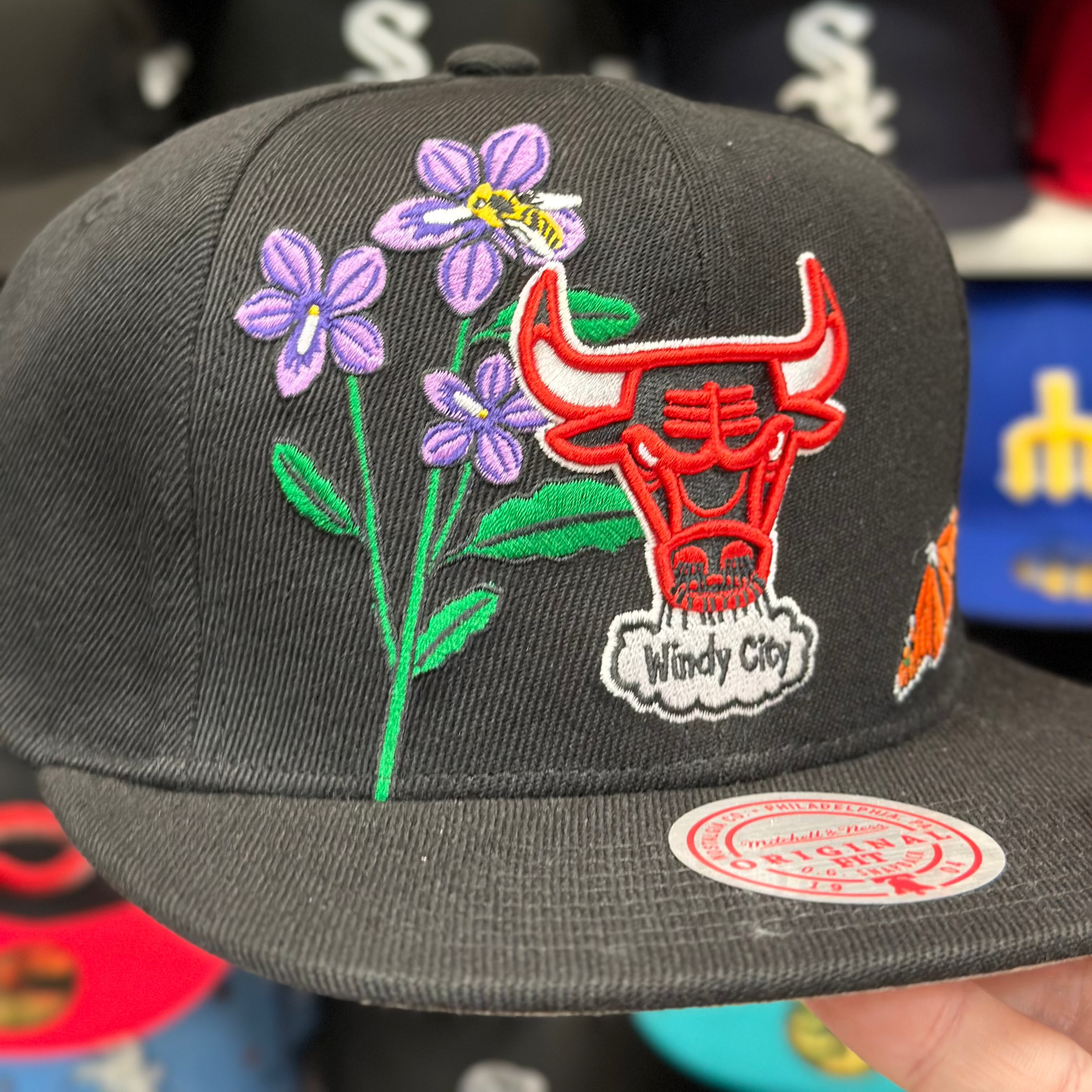 Chicago Bulls 'Botanical Floral' Black Mitchell & Ness Snapback - Product Image