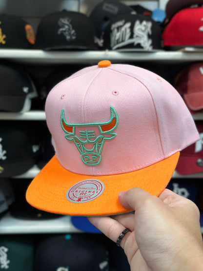 Chicago Bulls Two-Tone Snapback | Mitchell & Ness Original Fit | Pink/Orange