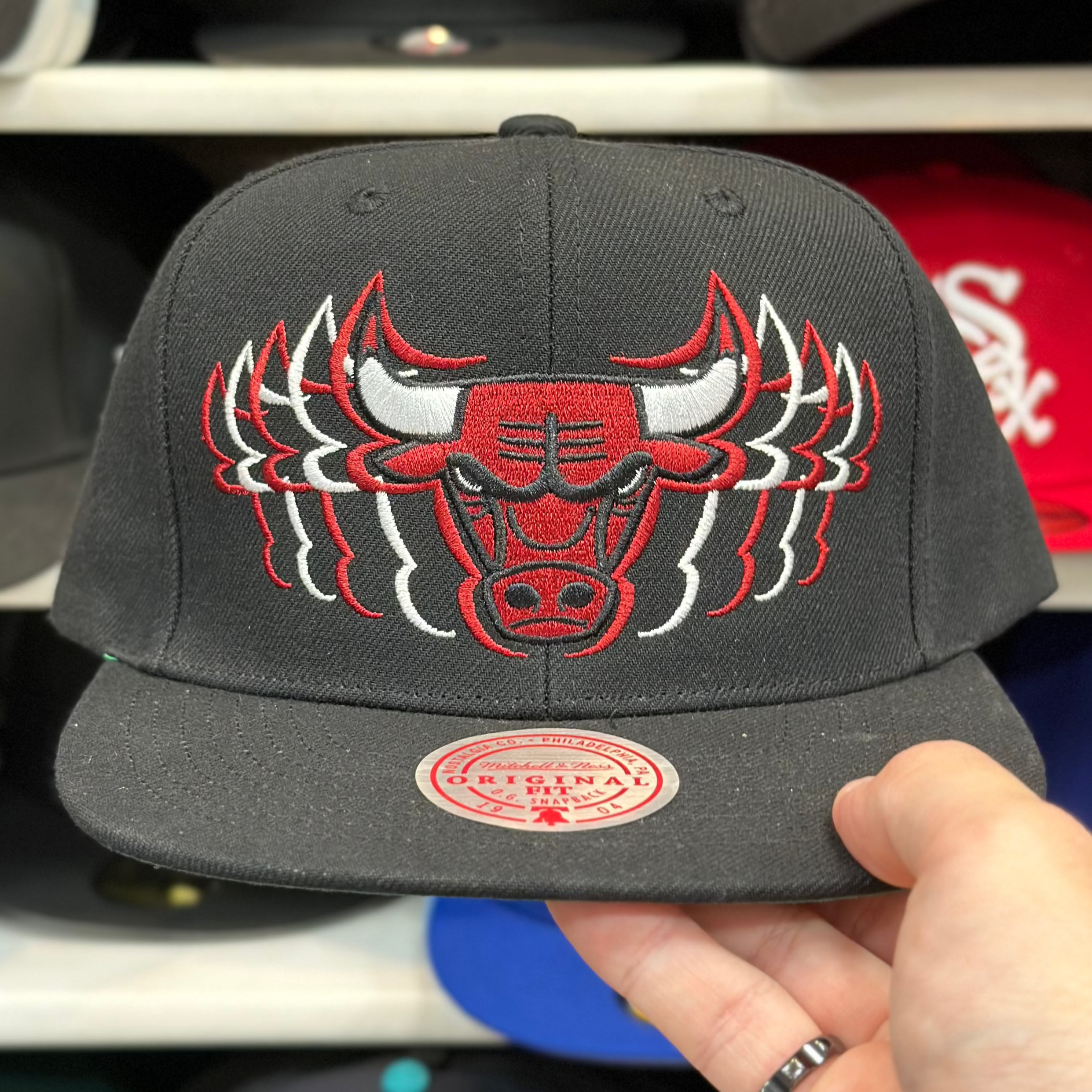 Chicago Bulls 'Echo Logo' Black Mitchell & Ness Snapback - Product Image