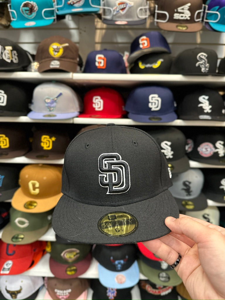 San Diego Padres MLB Outline Fitted Hat | New Era 59FIFTY Sized Cap | Black