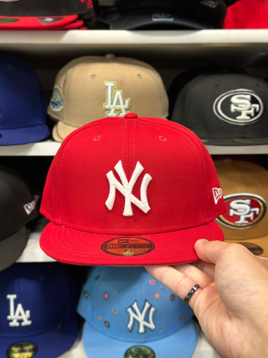 New York Yankees MLB Fitted Hat | New Era 59FIFTY Sized Cap | Red