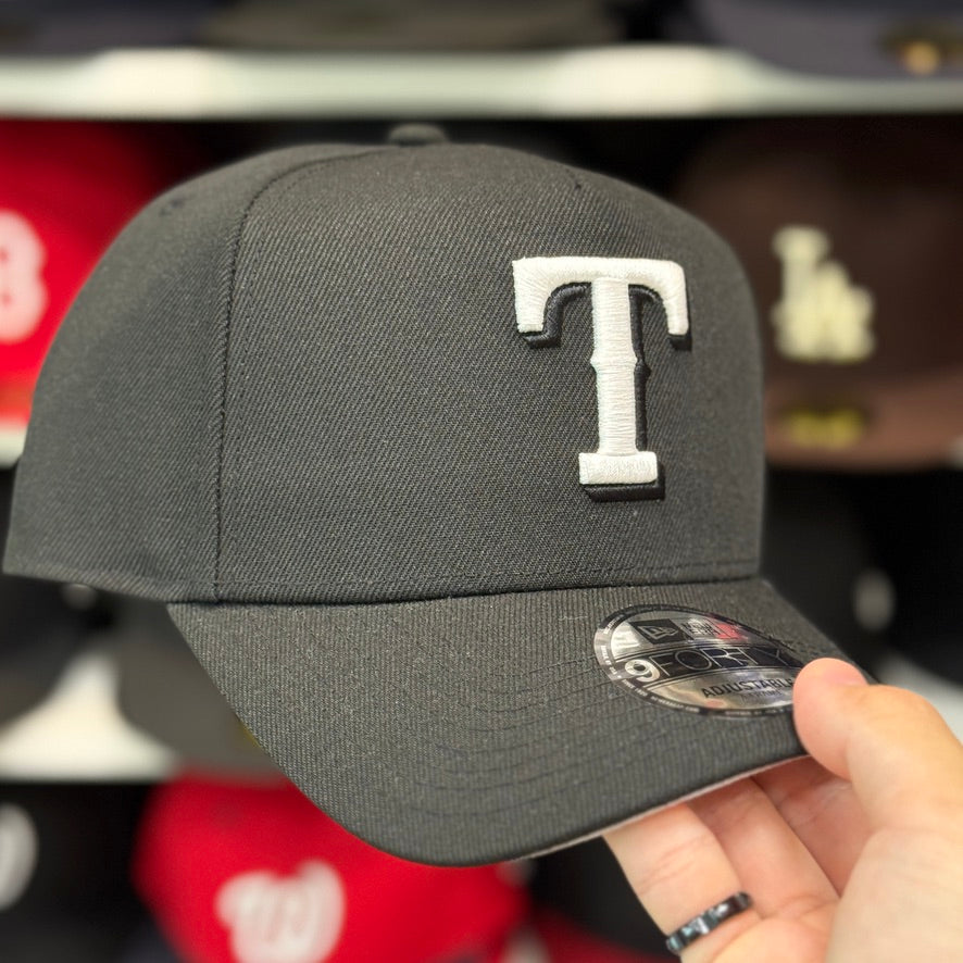 New Era Texas Rangers Black 9FORTY A-Frame Adjustable Snapback Hat