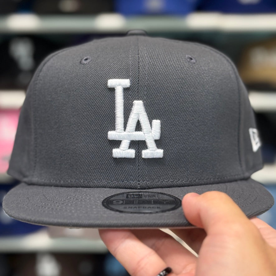 New Era Los Angeles Dodgers Charcoal 9FIFTY Adjustable Snapback Hat