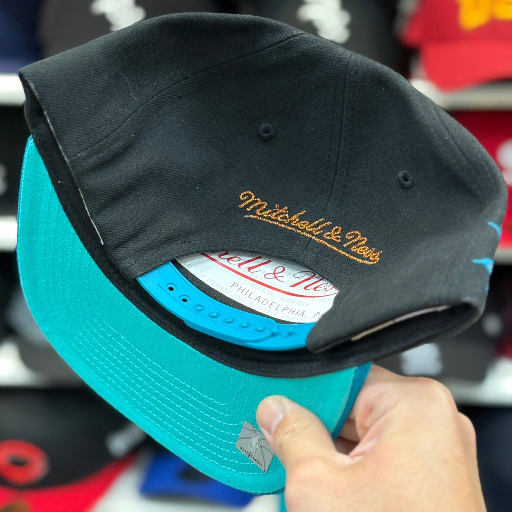 Toronto Raptors '20th Season' Black/Turquoise Mitchell & Ness Snapback - Product Image
