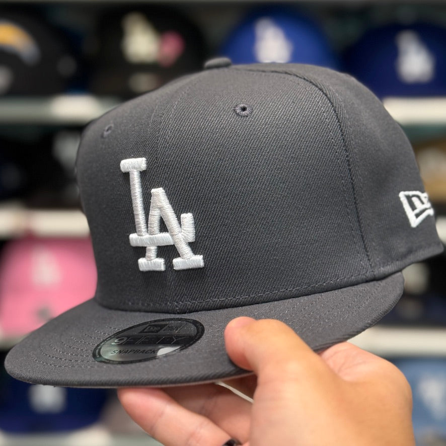 New Era Los Angeles Dodgers Charcoal 9FIFTY Adjustable Snapback Hat