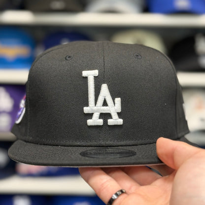 New Era Los Angeles Dodgers 'Back to Back World Series Champs' Black 9FIFTY Snapback - Product Image