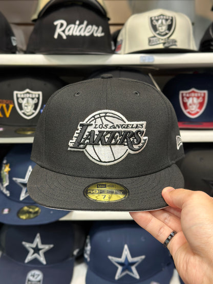 LA Lakers NBA Fitted Hat | Vintage New Era Sized Cap | Black