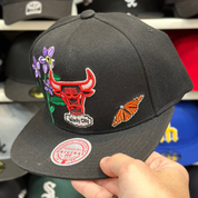 Chicago Bulls 'Botanical Floral' Black Mitchell & Ness Snapback - Product Image