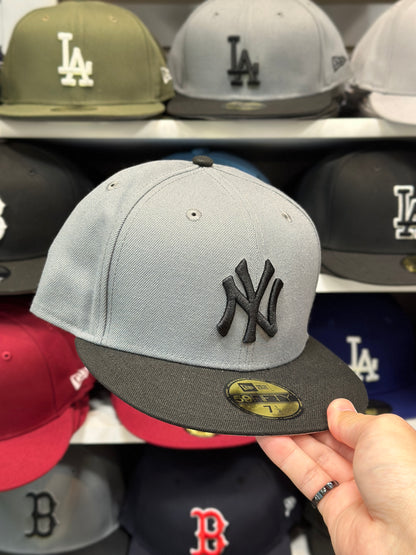 New York Yankees MLB Fitted Hat | New Era 59FIFTY Sized Cap | Dark Gray/Black