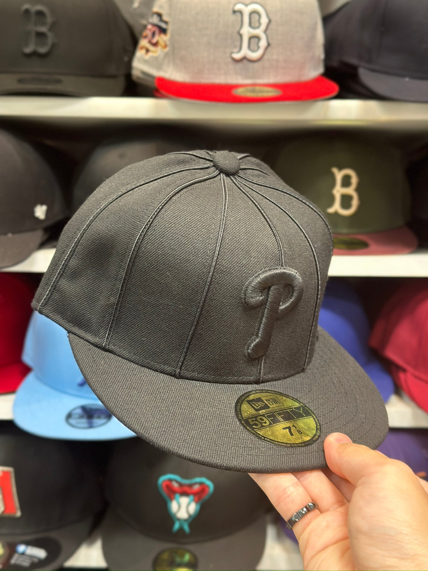 Philadelphia Phillies MLB Vintage Fitted Hat | New Era 59FIFTY Sized Cap | Black