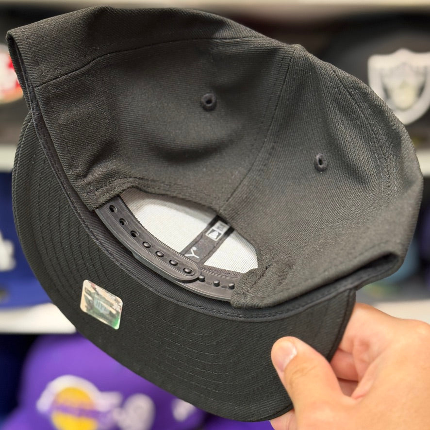 New Era San Francisco 49ers All Black 9FIFTY Adjustable Snapback Hat - Product Image