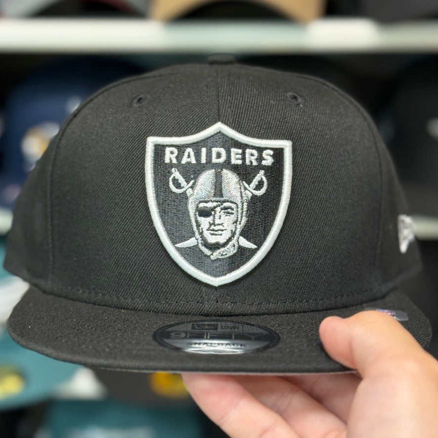 New Era Las Vegas Raiders Black 9FIFTY Adjustable Snapback Hat - Product Image