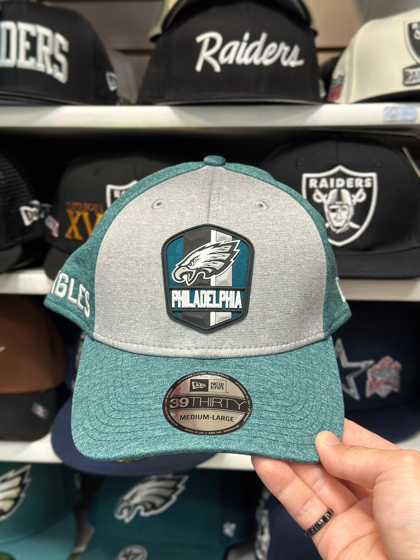 Philadelphia Eagles NFL Ball Cap | New Era 39THIRTY Adjustable Hat | Gray/Green