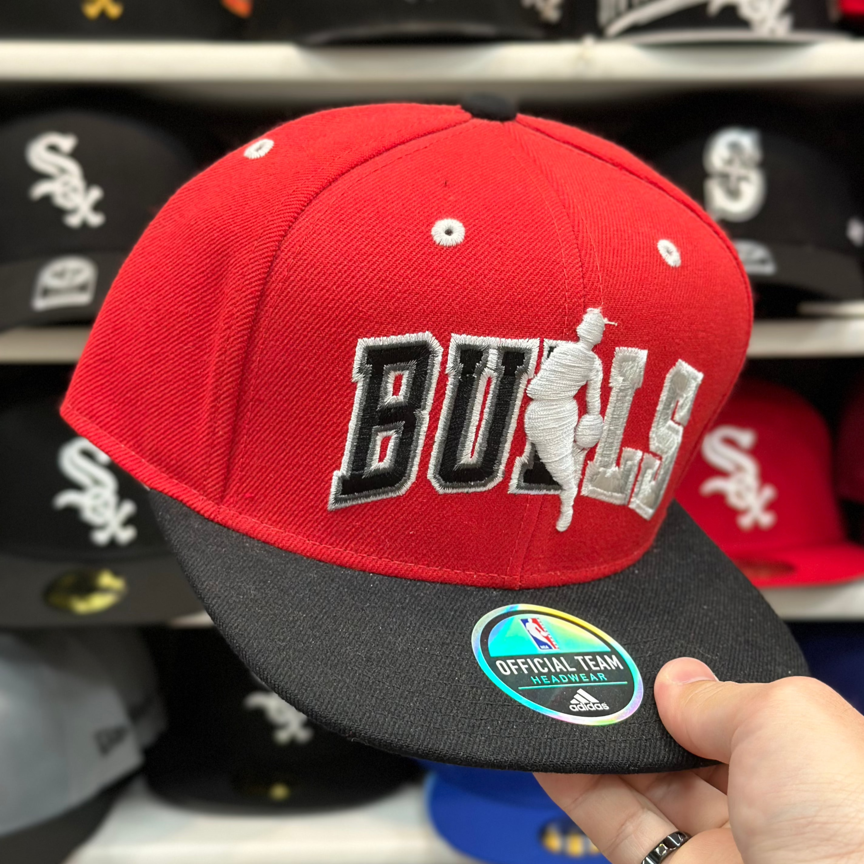 Chicago Bulls Vintage Adidas Snapback | Red - Product Image