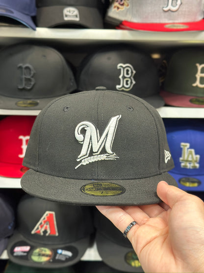 Milwaukee Brewers MLB Fitted Hat | New Era 59FIFTY Sized Cap | Black