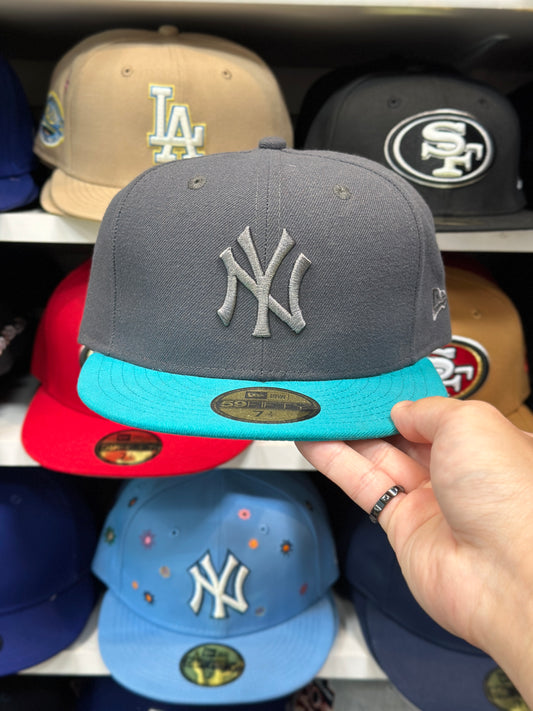 New York Yankees MLB Fitted Hat | New Era 59FIFTY Sized Cap | Dark Gray/Teal | Size 7 1/2