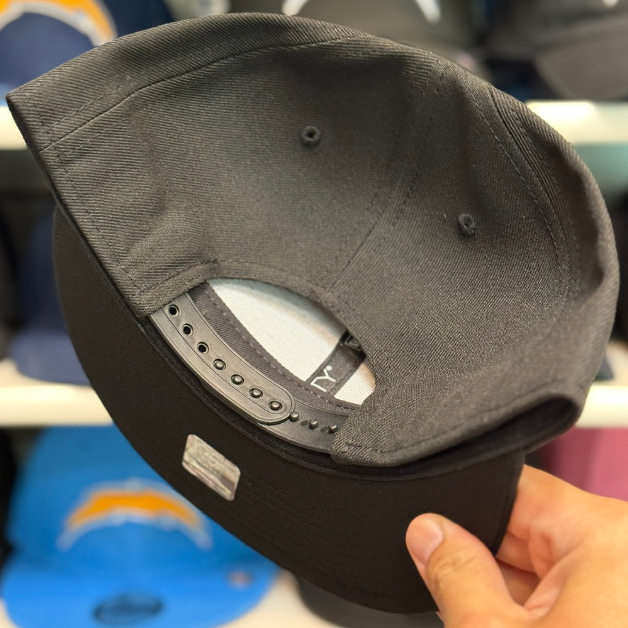 New Era Los Angeles Chargers All Black 9FIFTY Adjustable Snapback Hat