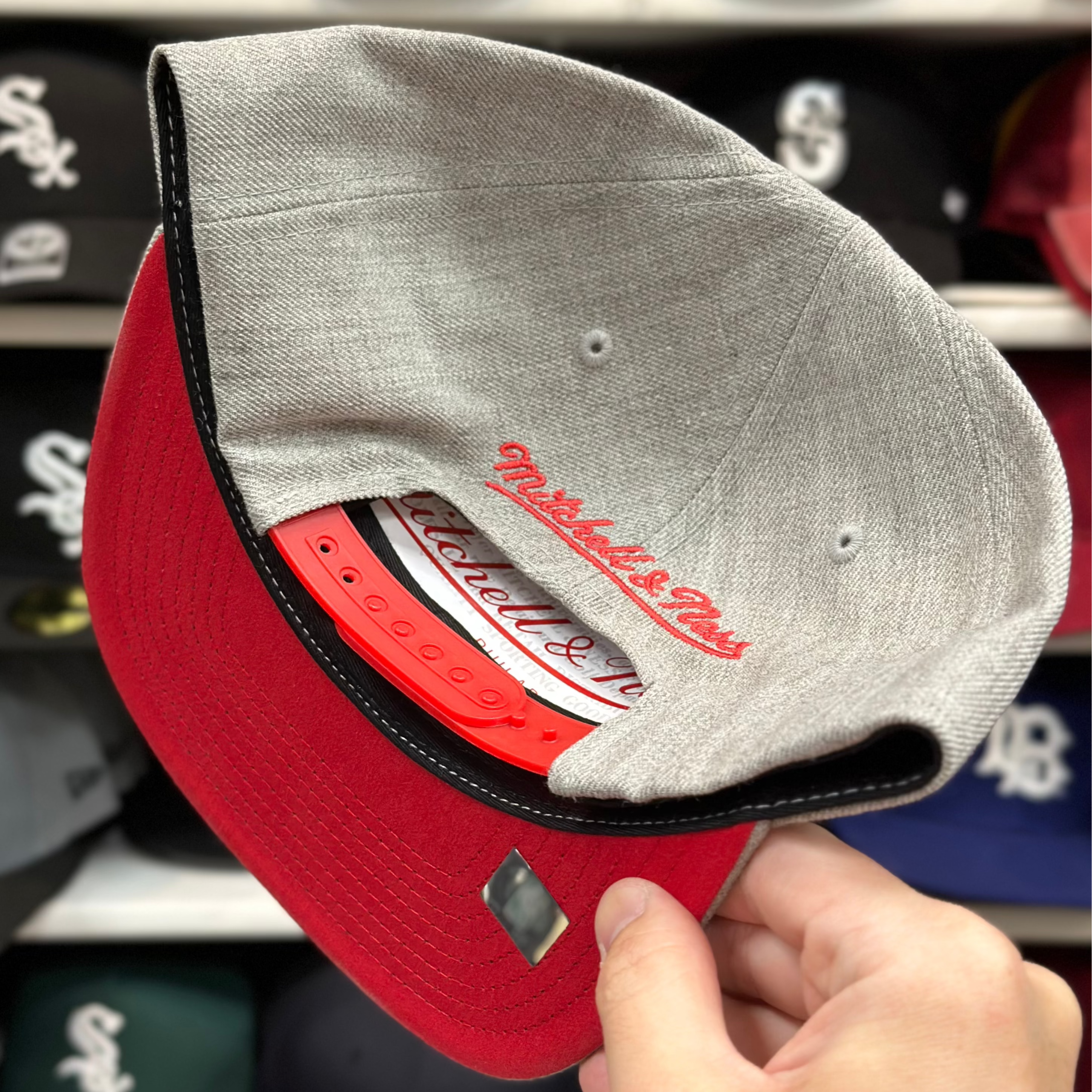 Chicago Bulls Heather Grey Mitchell & Ness Snapback - Product Image