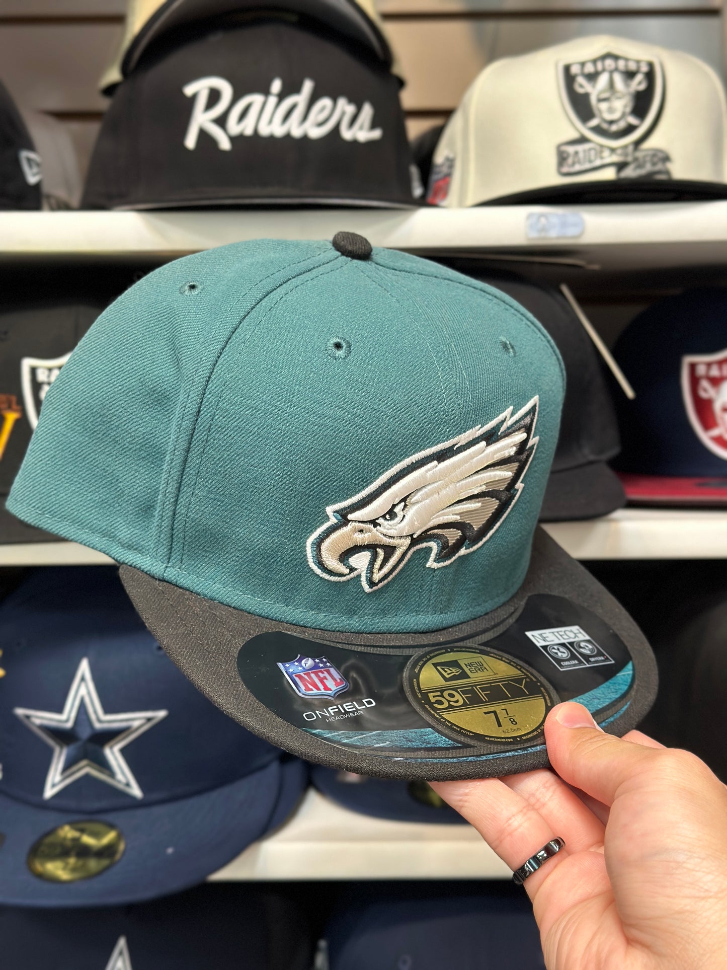 Philadelphia Eagles NFL Two Tone Fitted Hat | New Era 59FIFTY Sized Cap | Green/Black