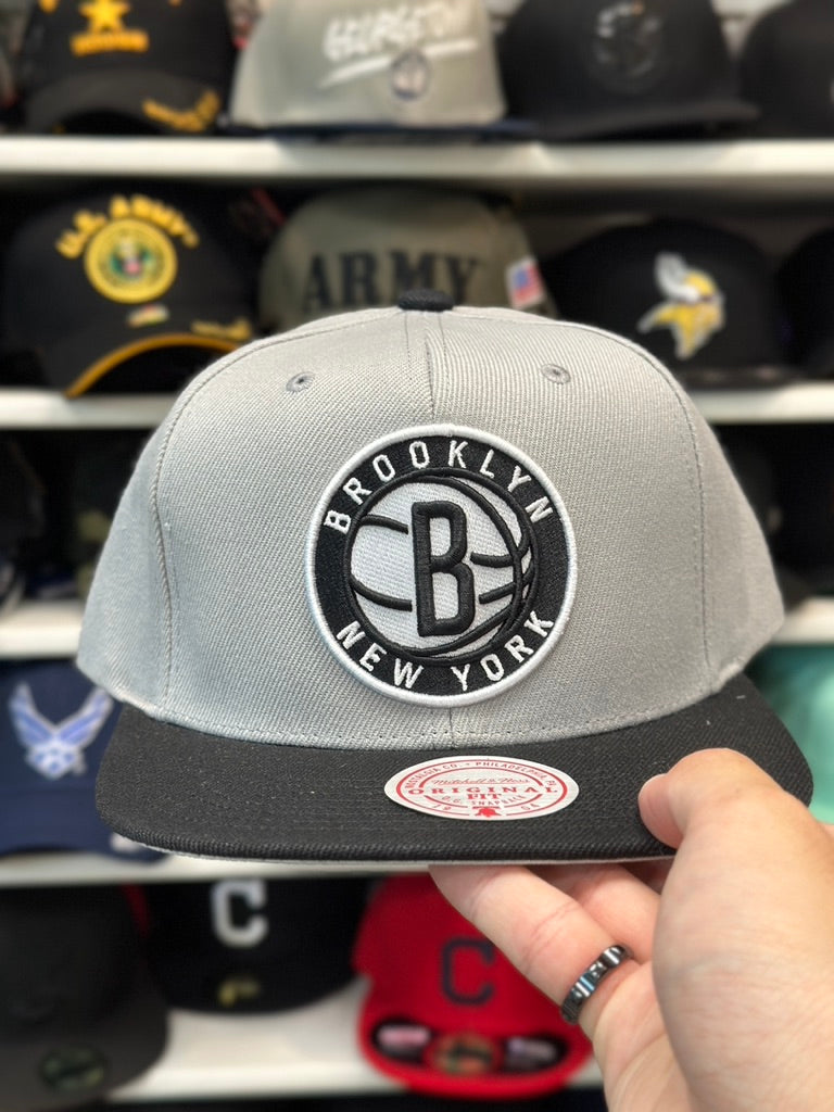 Brooklyn Nets NBA Snapback | Mitchell & Ness Original Fit Adjustable Cap | Gray/Black