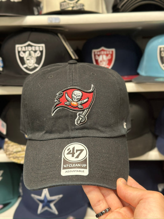 Tampa Bay Buccaneers NFL Dad Cap | '47 Brand Clean Up Adjustable Curve Hat | Black