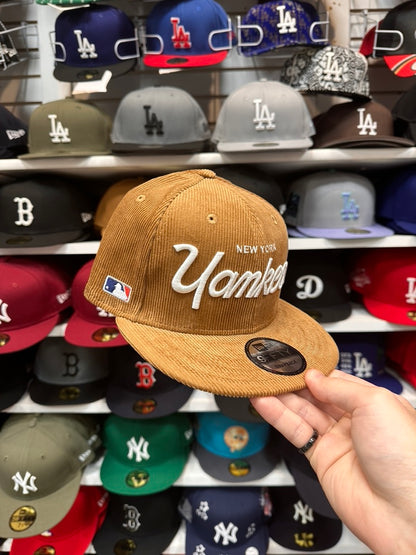 New York Yankees MLB 'Script Logo - Corduroy' | New Era 9FIFTY Snapback | Beige