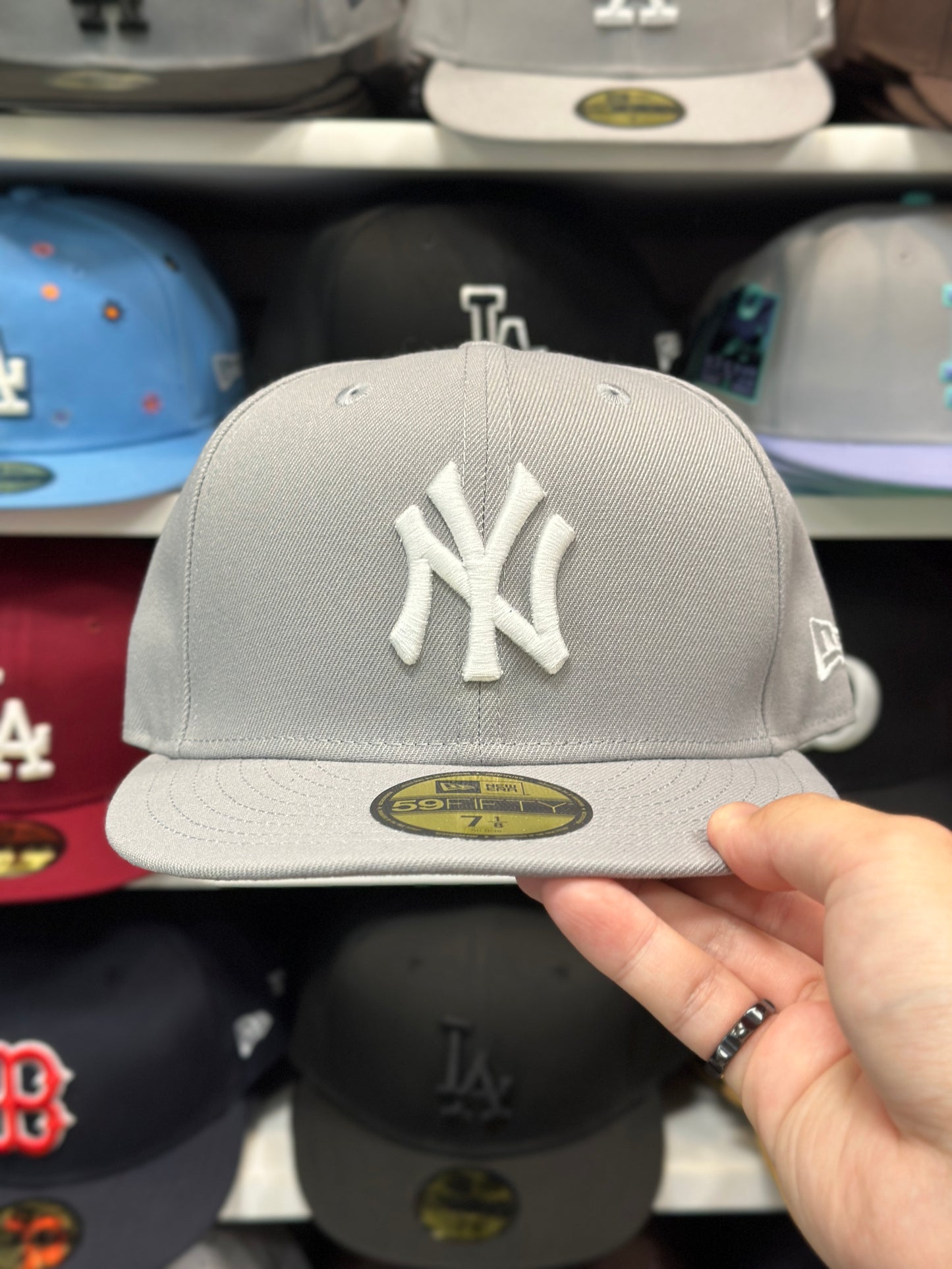 New York Yankees MLB Fitted Hat | New Era 59FIFTY Sized Cap | Light Gray