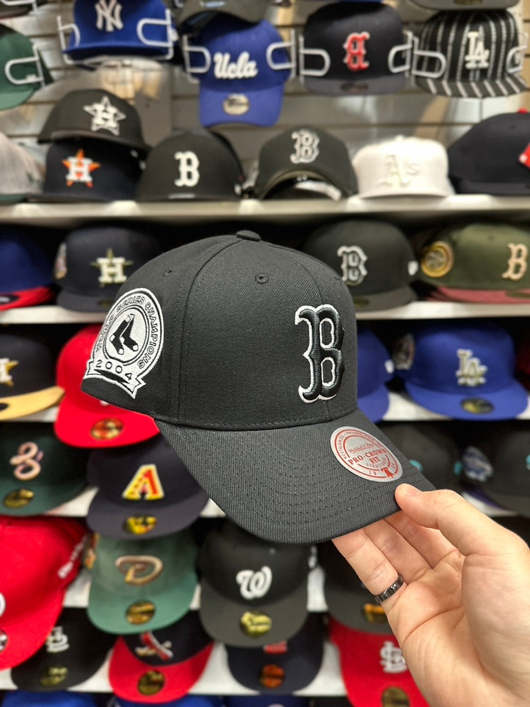 Boston Red Sox MLB 2004 World Series Champions Patch | Pro Crown Mitchell & Ness Snapback | Black