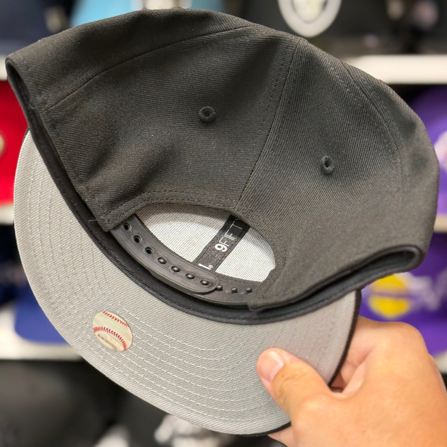 New Era Detroit Tigers 'Outline Logo' Black 9FIFTY Adjustable Snapback Hat