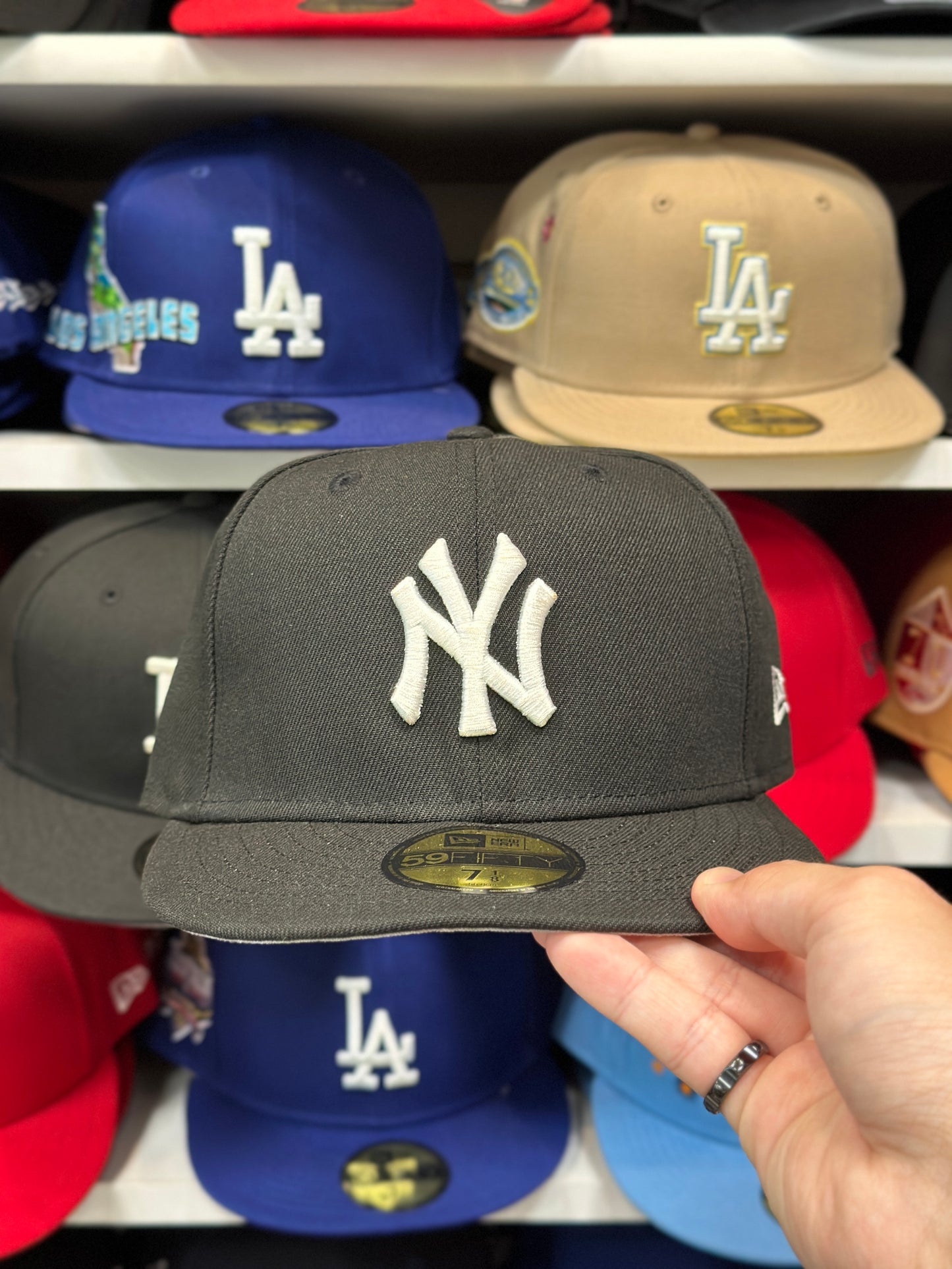 New York Yankees MLB Fitted Hat | New Era 59FIFTY Sized Cap | Black