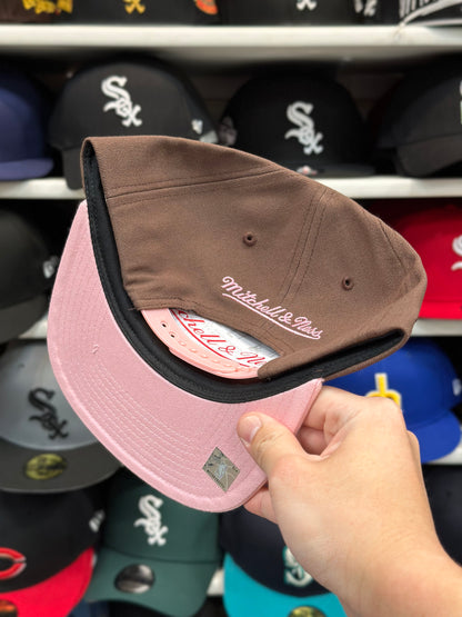 Chicago Bulls Two-Tone Patch Snapback | Mitchell & Ness Original Fit | Mocha/Pink