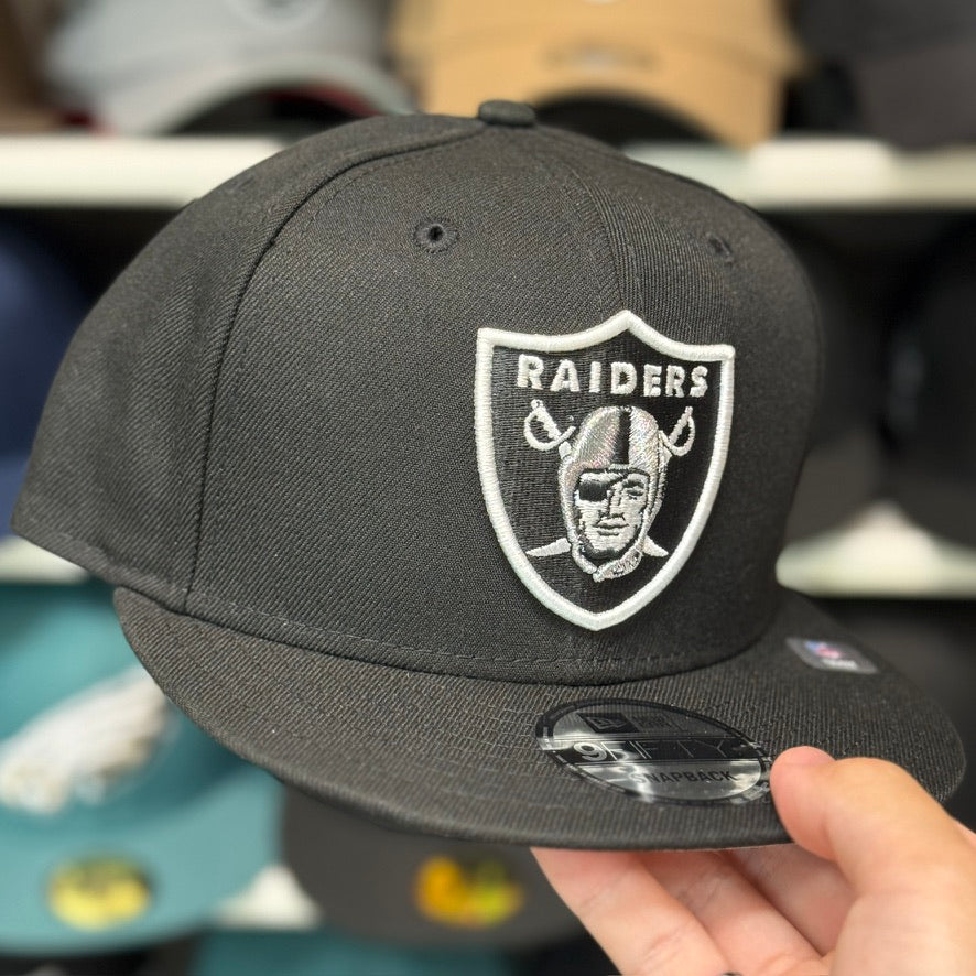 New Era Las Vegas Raiders Black 9FIFTY Adjustable Snapback Hat - Product Image