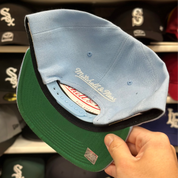 Chicago Bulls 'Script Logo' Baby Blue/Red Mitchell & Ness Snapback - Product Image
