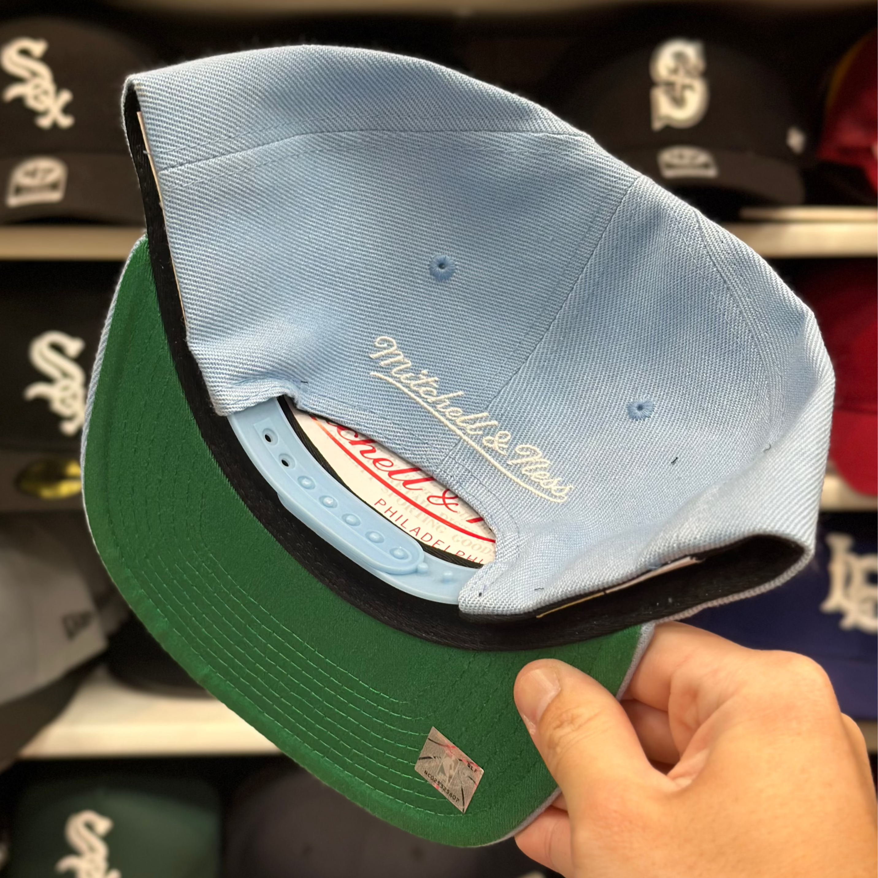 Chicago Bulls 'Script Logo' Baby Blue/Red Mitchell & Ness Snapback - Product Image