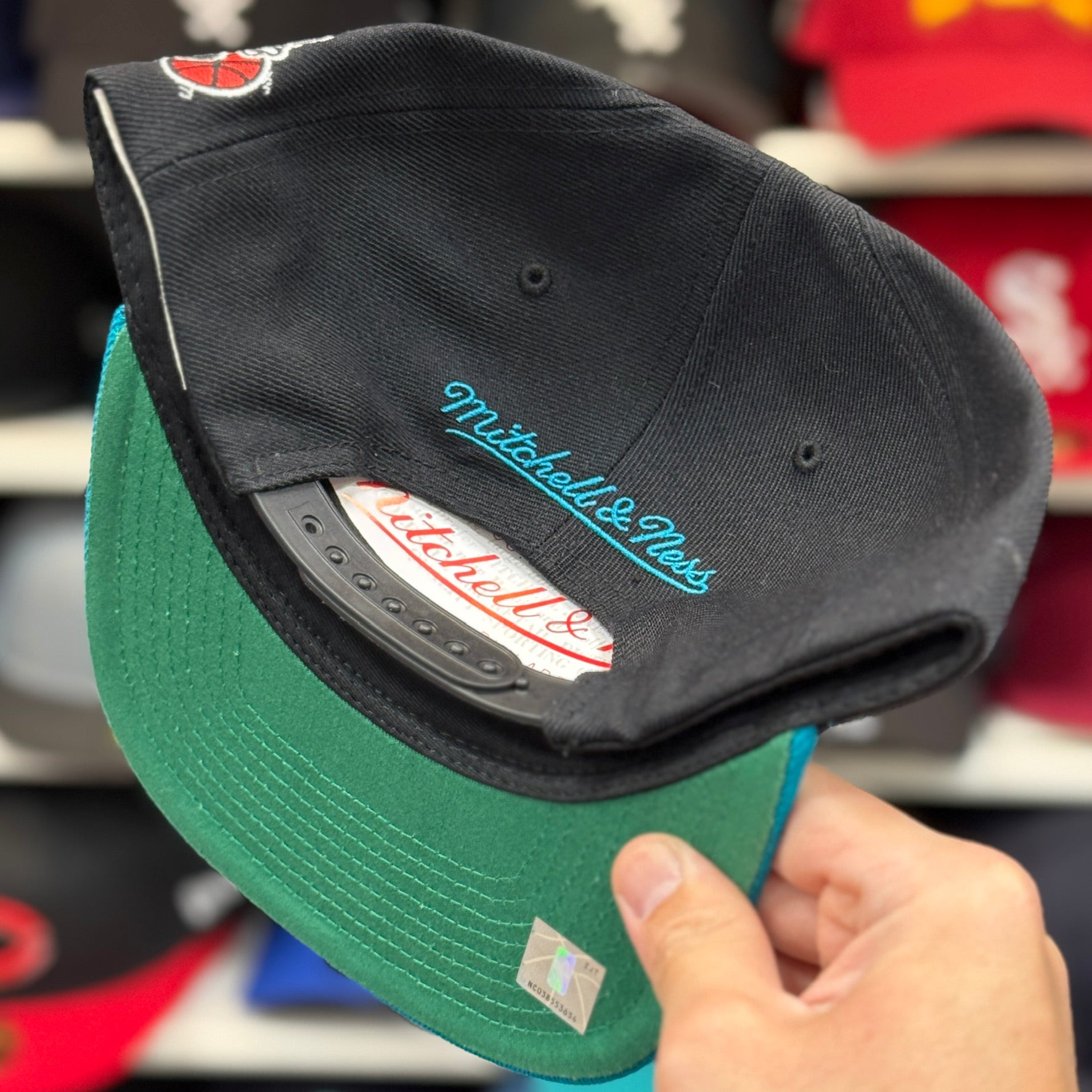 Charlotte Hornets Black/Turquoise Mitchell & Ness Snapback - Product Image