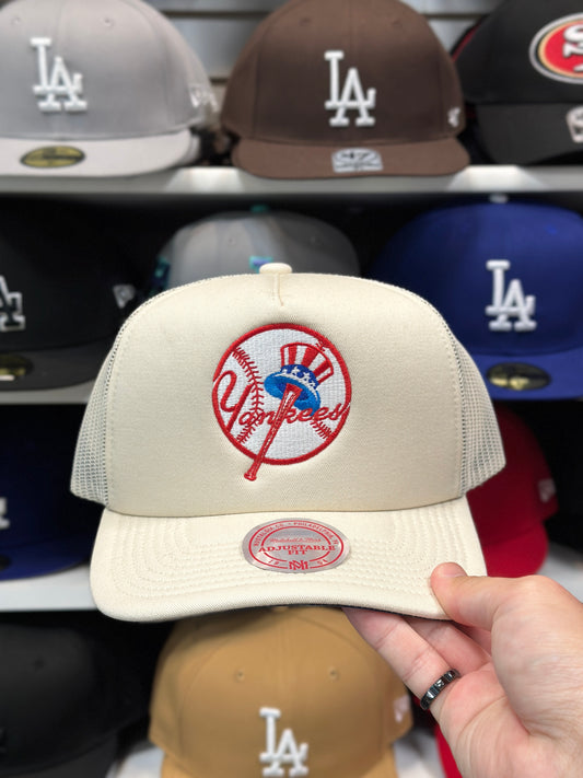 New York Yankees MLB Foam Trucker Hat | Mitchell & Ness  Adjustable Fit Snapback | Creme